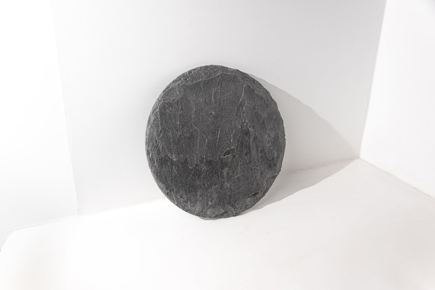 Frost Valley Dark Grey Round Askelkivi