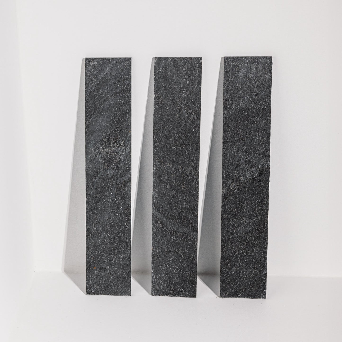 Frost Valley Dark Grey Natural Luonnonkivilaatta