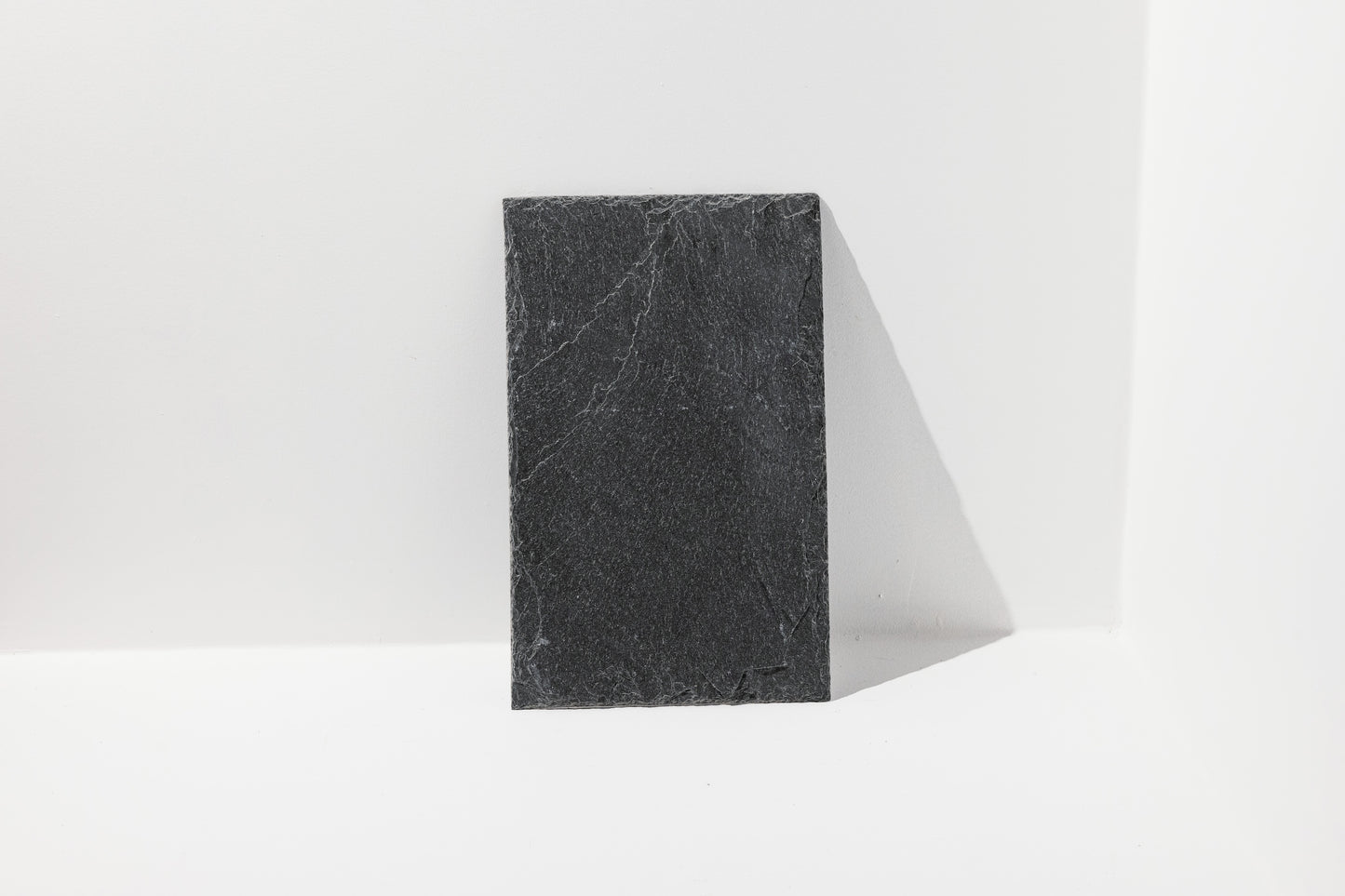 Frost Valley Dark Grey Verhoilukivilaatta 250x400x8 mm